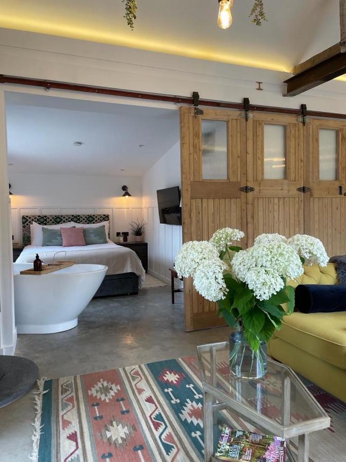 Luxury Barn With Hot Tub, Spa Treatments, Private Dining Little Budworth المظهر الخارجي الصورة