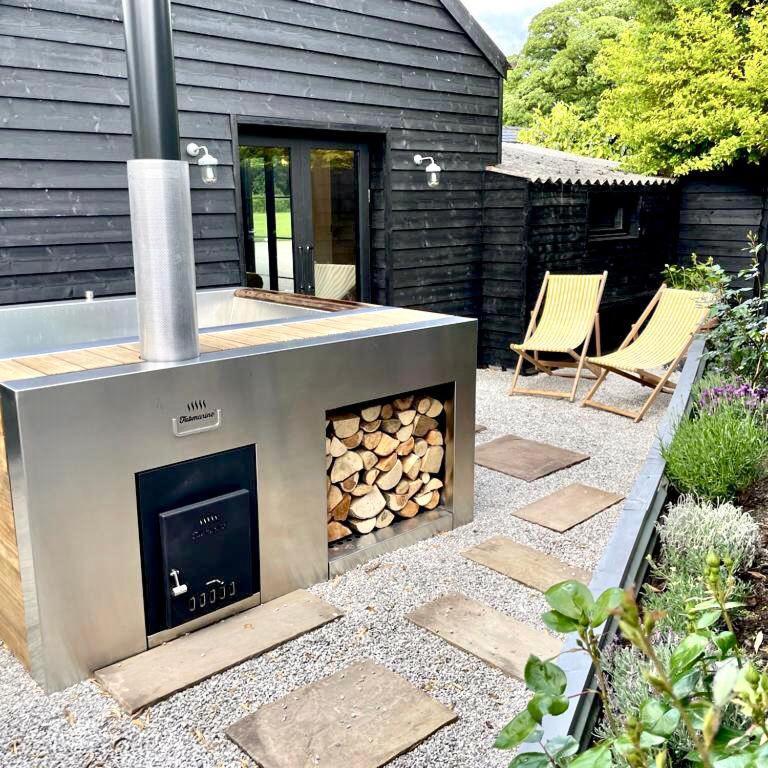 Luxury Barn With Hot Tub, Spa Treatments, Private Dining Little Budworth المظهر الخارجي الصورة