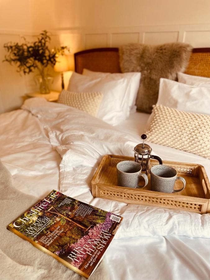 Luxury Barn With Hot Tub, Spa Treatments, Private Dining Little Budworth المظهر الخارجي الصورة